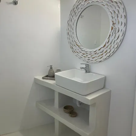 Silver Lining Apartment *